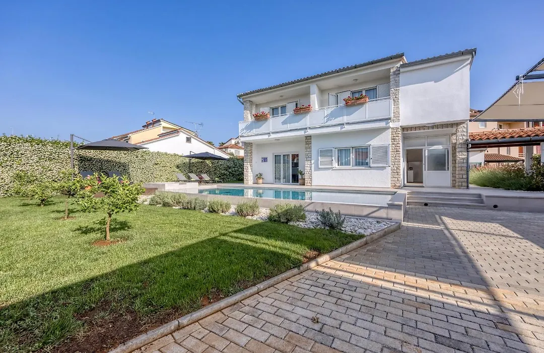 A Touch Of Luxury And Comfort - Villa Irena-1