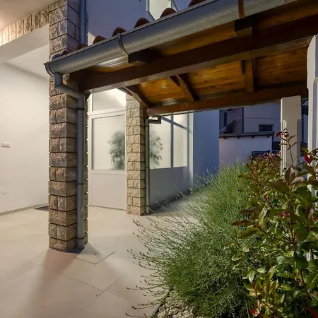 A Touch Of Luxury And Comfort - Villa Irena-3